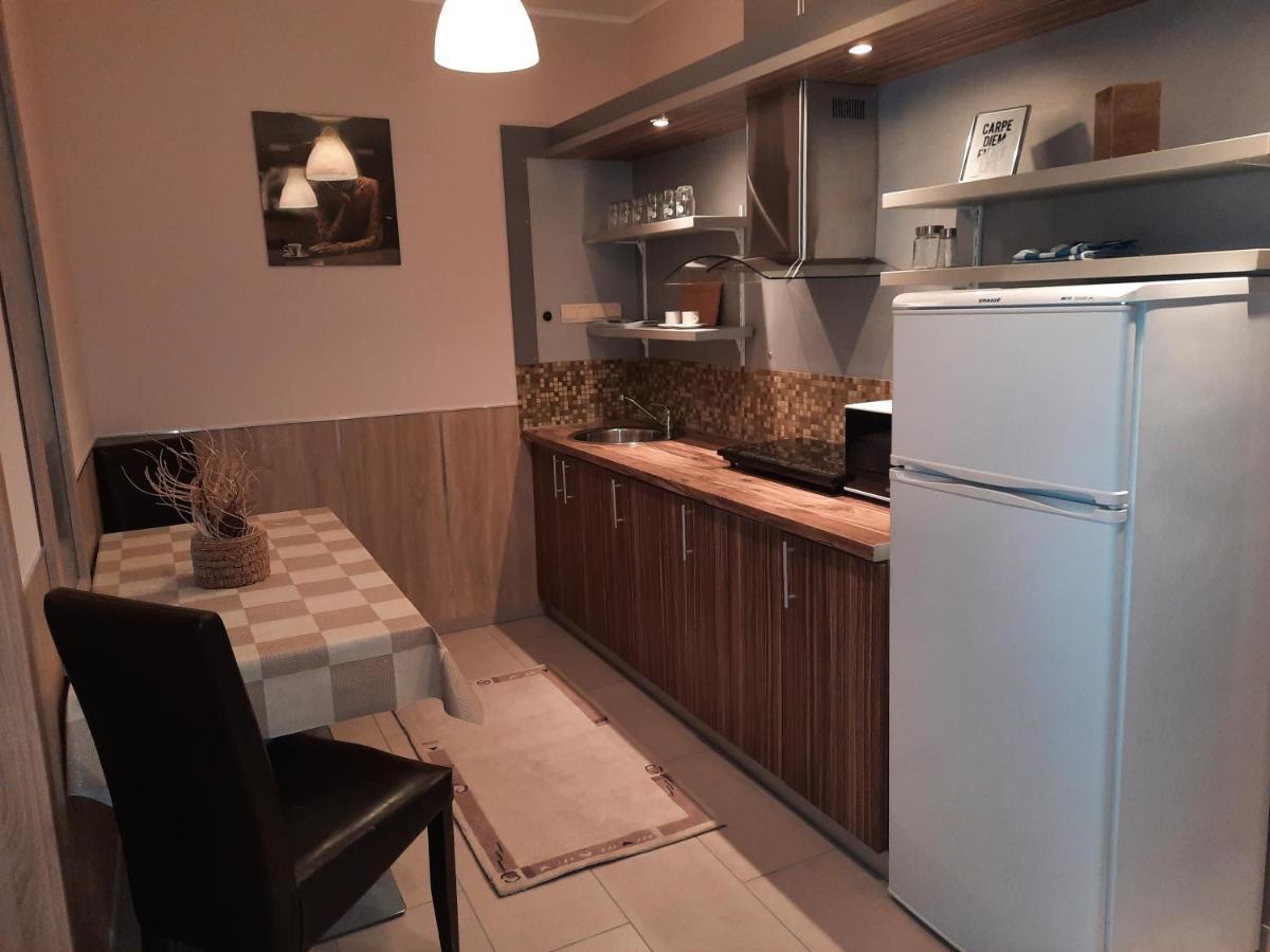 Fenyo Apartman Apartamento Nagykáta Exterior foto