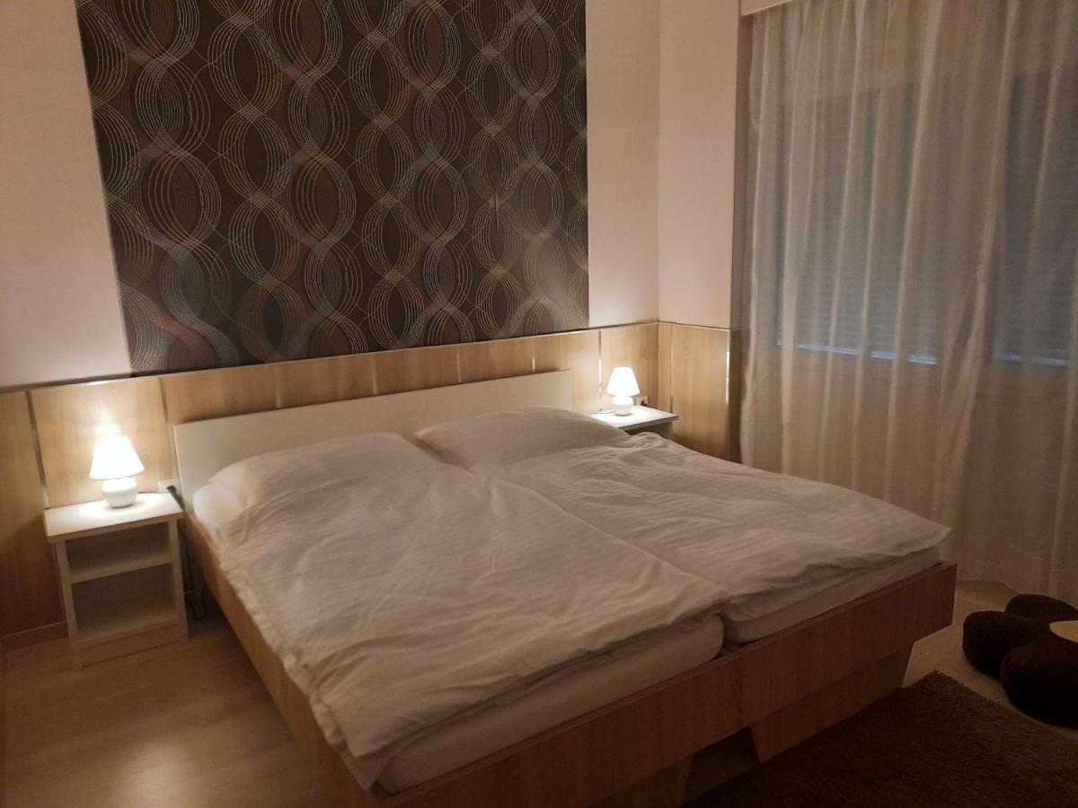 Fenyo Apartman Apartamento Nagykáta Exterior foto